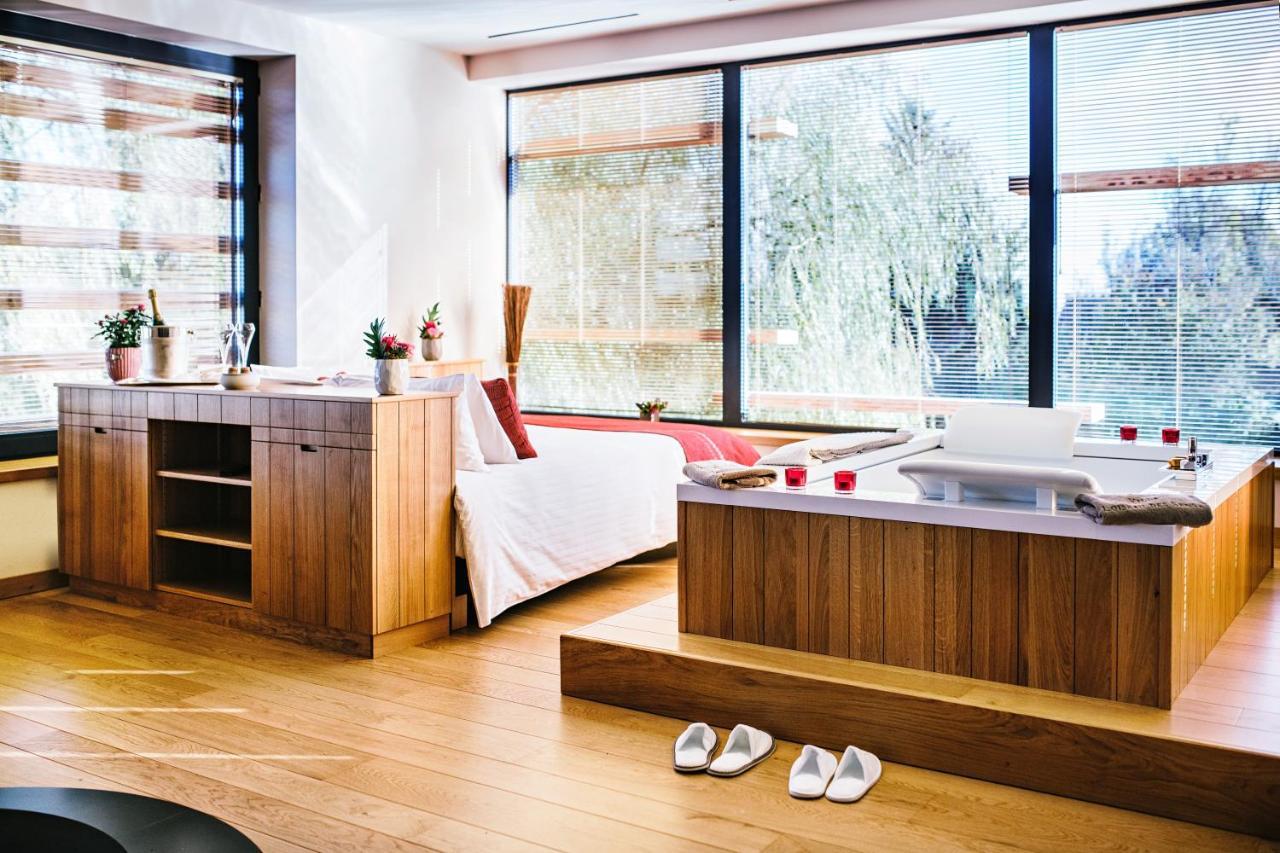 Relais Bernard Loiseau Hotel Солию Екстериор снимка