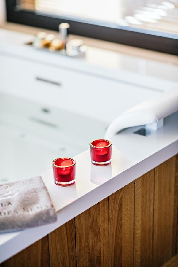 Relais Bernard Loiseau Hotel Солию Екстериор снимка
