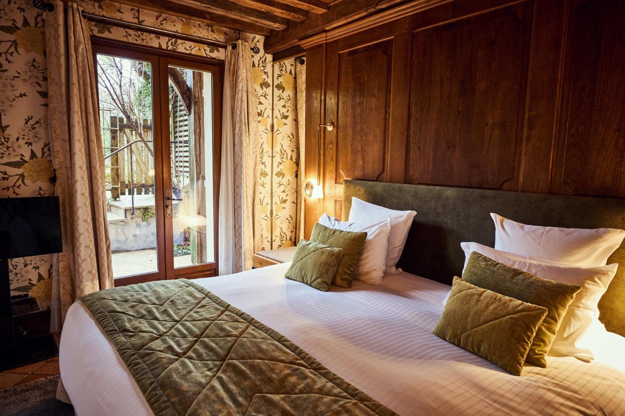 Relais Bernard Loiseau Hotel Солию Екстериор снимка