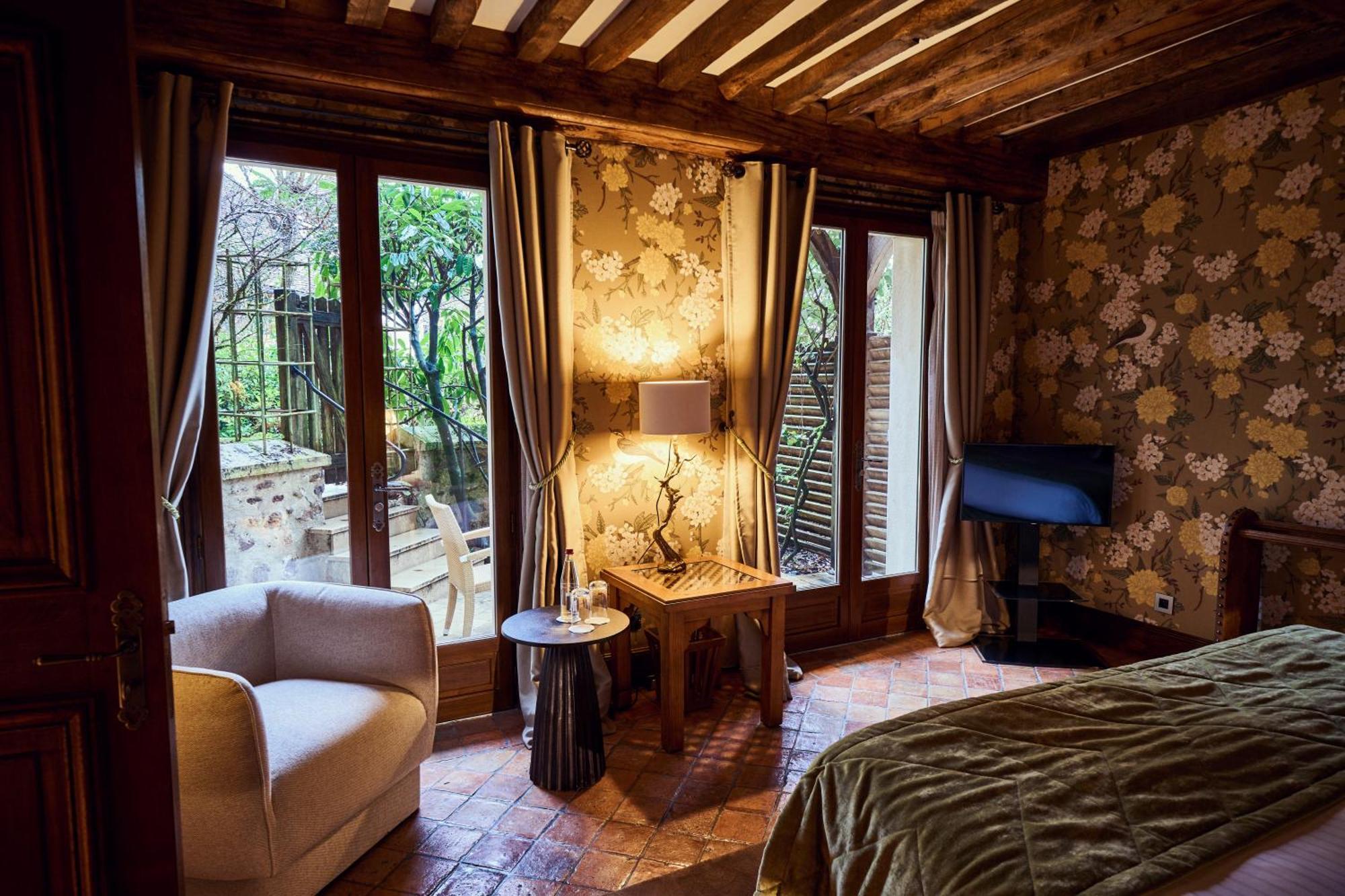 Relais Bernard Loiseau Hotel Солию Екстериор снимка