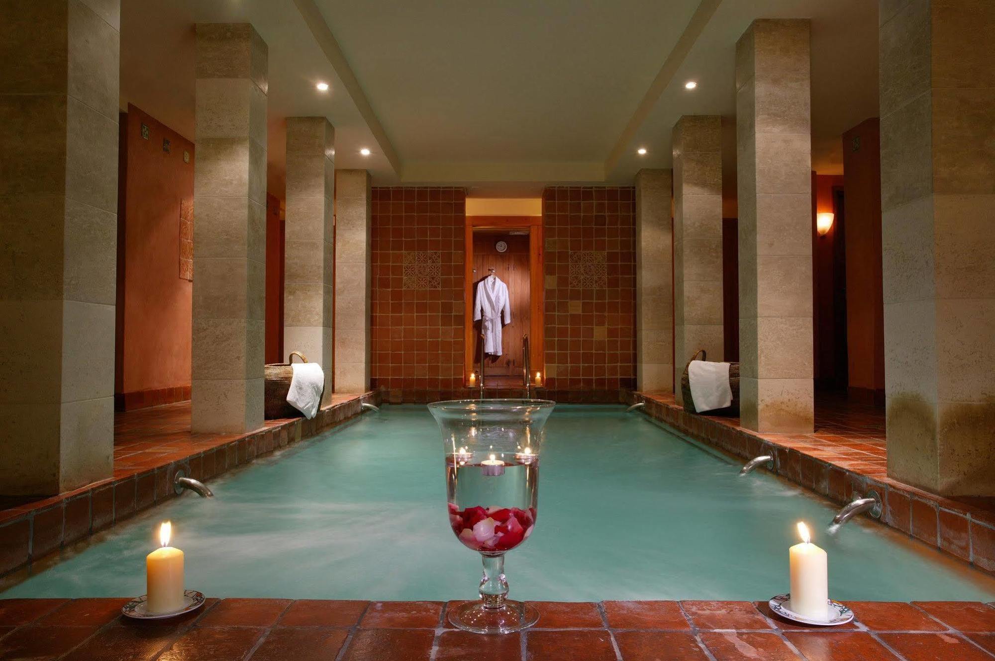 Relais Bernard Loiseau Hotel Солию Екстериор снимка
